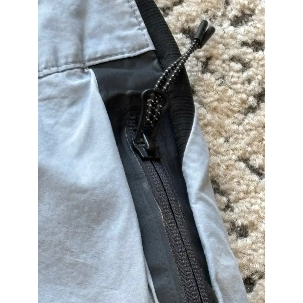 Nike Mens Grey Utility Cargo‎ Shorts Size 30 Zip Pockets D-Ring Hiking Casual